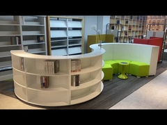 BESTON meubel witte gebogen bibliotheekkast met rustbank