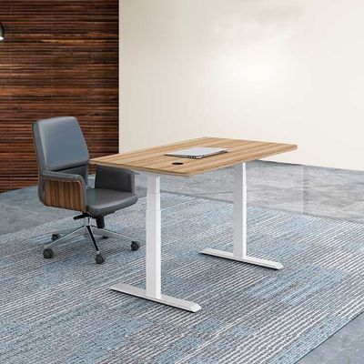 Melamine in hoogte verstelbaar sta-bureau van hout met PVC-rand