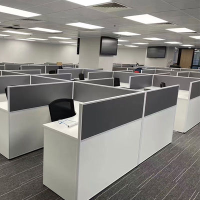 Grijze modulaire 2 4 6 zitplaats kantoor werkstation