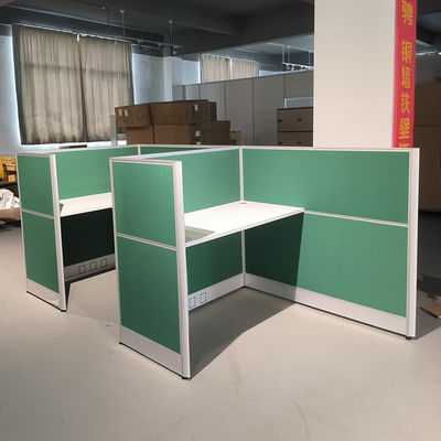 Persoonlijke grootte Aluminium frame MDF kantoor werkstation meubilair voor 4 personen