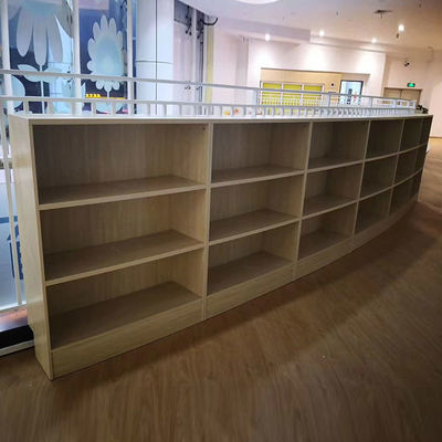 Aanpasbare bibliotheekkas met melamienbord en gebogen vorm voor kantooropslag