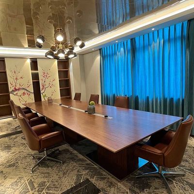 Kantorenmeubelen Grote geschilderde vergadertafels Conferentie Modern kantoor bureau