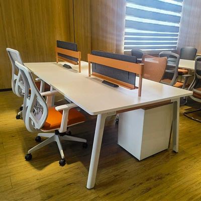 Witte Modulaire 4 6 zitplaatsen Mensen Desk Open Personeel Werkplekken Voor kantoormeubilair